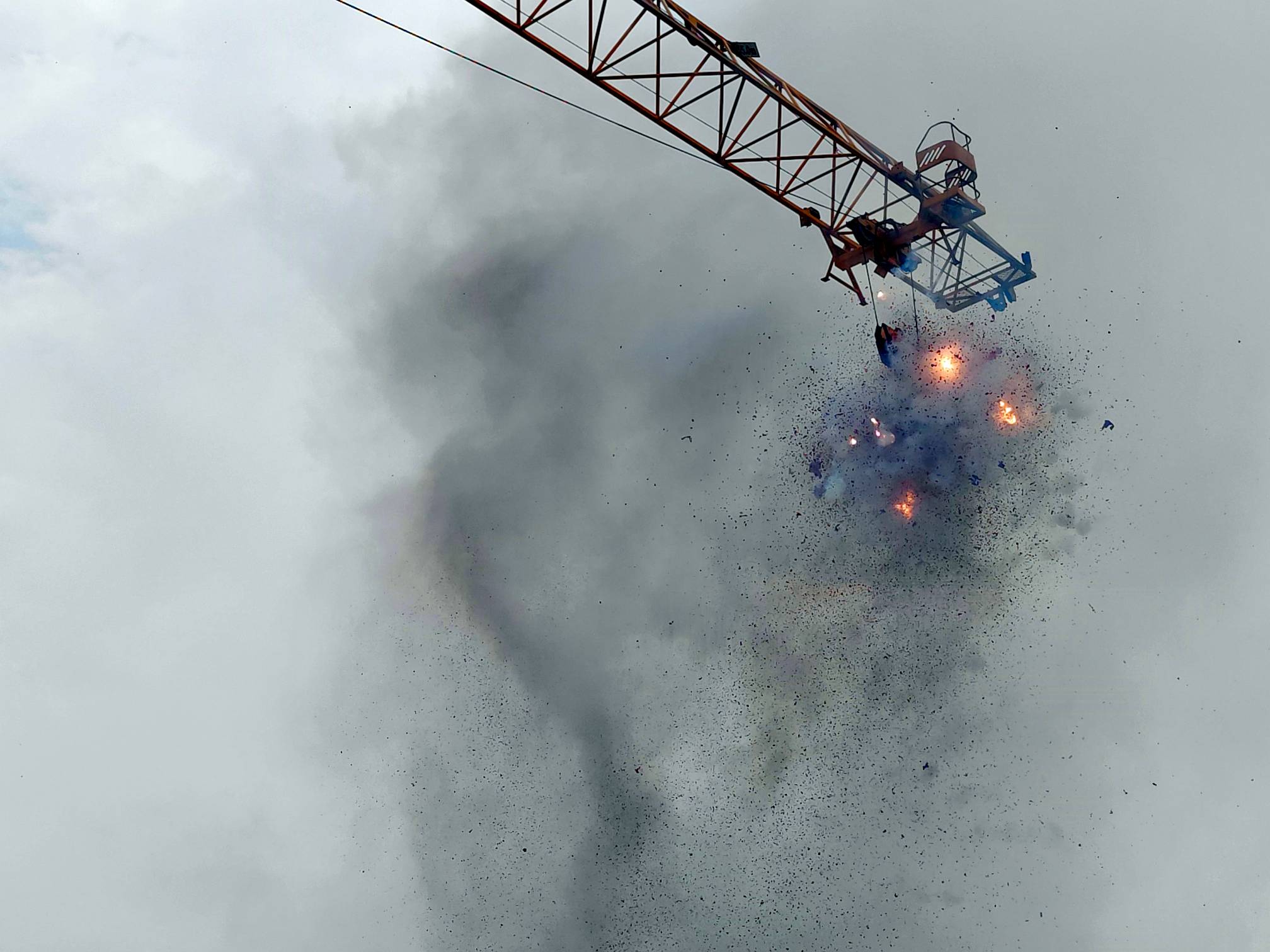 202310301698632341172175.jpg AFC0421AF807802BC6293B662768346A.jpg